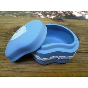 Wedgwood Jasperware Trafalgar Square Trinket Gift Box Porcelain England